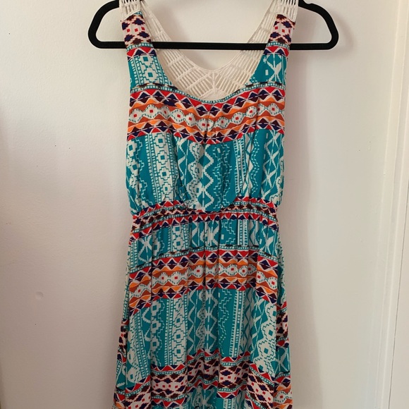 Assorted clothing - Picture 4 of 7